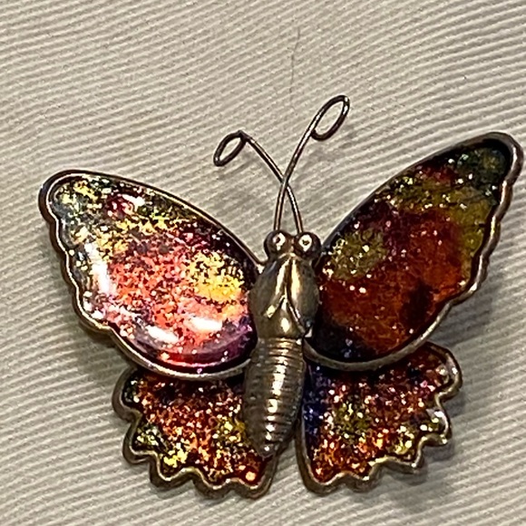 Jewelry - Vintage butterfly brooch gold glittering enameled 3-dimensional 1.25“ x 1.25“